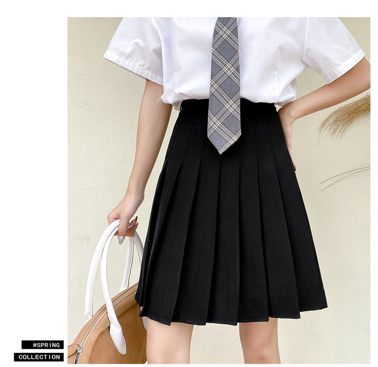 Pleated Pull-On Skirt in Black